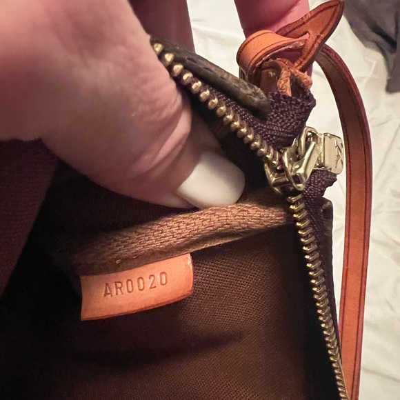 SOLD Authentic Louis Vuitton Pochette Accessoires - Picture 9 of 10